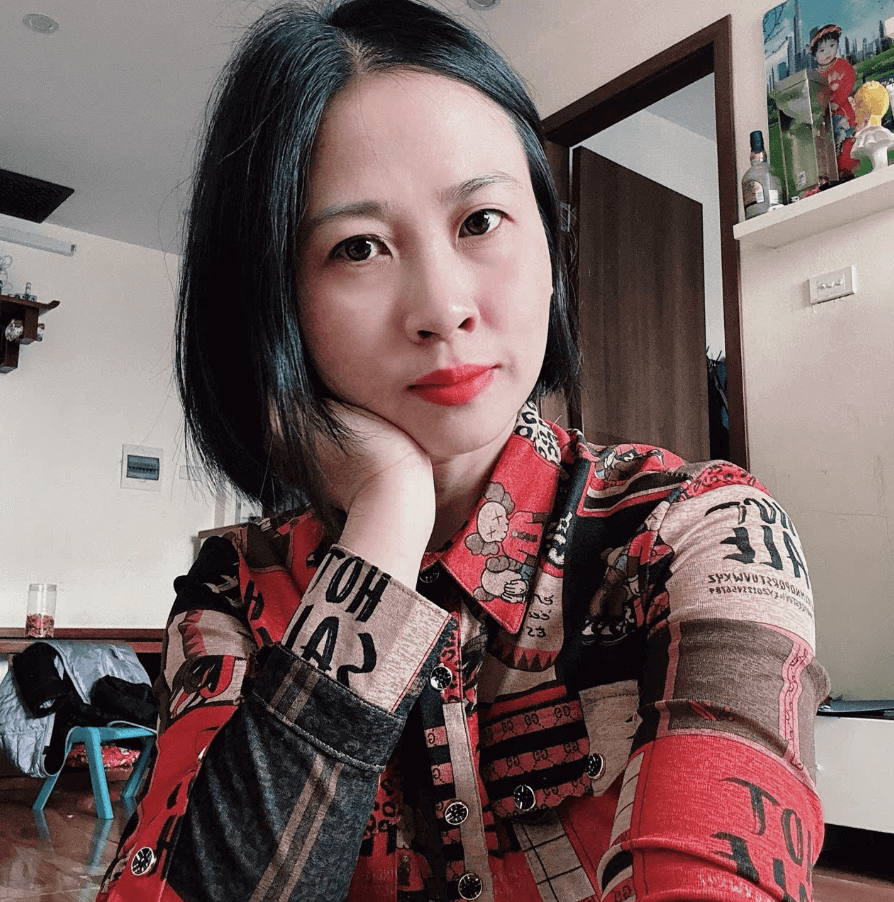 chị Đinh Thị Vinh khách hàng tiêu biểu sử dụng dịch vụ tại Vuahost